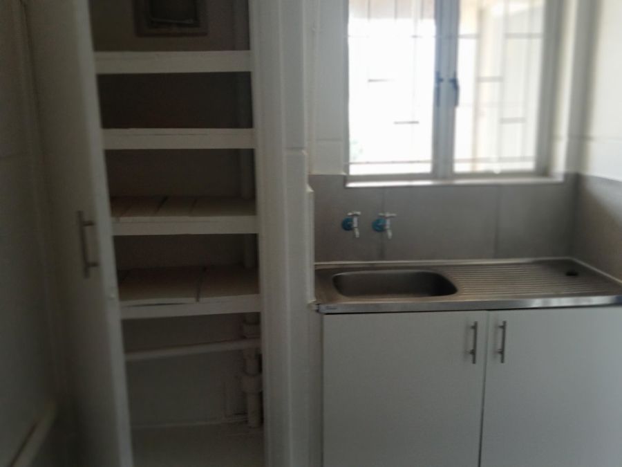To Let 1 Bedroom Property for Rent in Brooklyn Western Cape